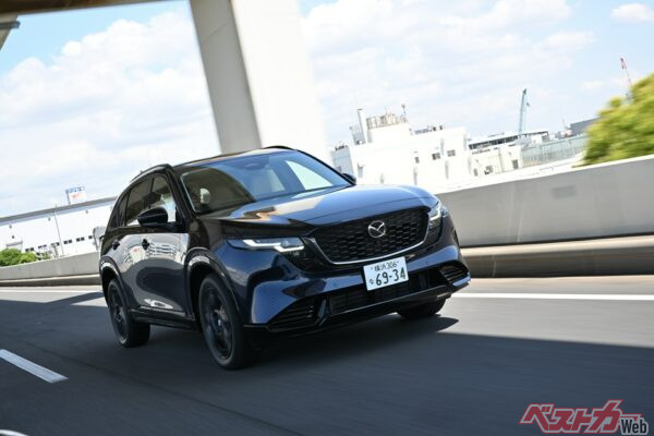 人馬一体を謳うマツダの新型なだけあって、CX-5は走りの気持ちよさに一日の長がある