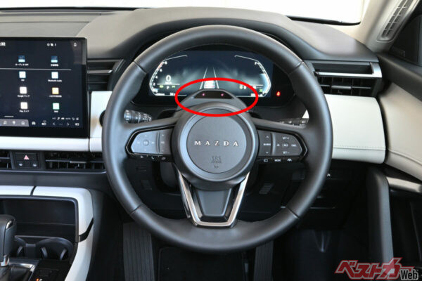 CX-5のドライバー・モニタリングカメラはステアリング付近に付いている。またドライバー異常時対応システムはフロントレーダーセンサーも利用している