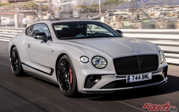ベントレー コンチネンタルGT(中古車相場:298万~3000万円)。初代の諸元は全長×全幅×全高=4815×1920×1400mm、ホイールベース=2745mm、出力=560ps/66.3kgm、発表時燃費=公式値不明。写真は3代目