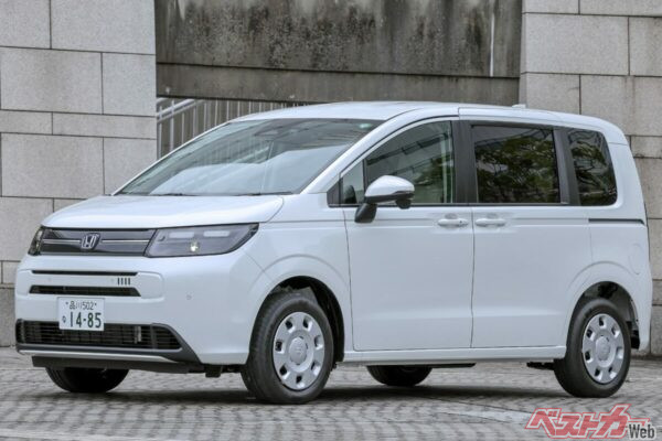 あまり長距離は走らないけれど……ハイブリッド車を選ぶ意味はあるのか!?　ハイブリッドとガソリン車で迷った時の後悔しない選び方！
