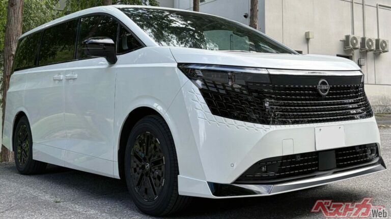 新型エルグランド納車キター!!　総額750万円でも最上級Gではなく「X e-4ORCE」を選んだ理由