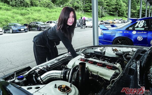 ドリフト走行前の一枚。「足回りなどの整備は自分自身でやっています」