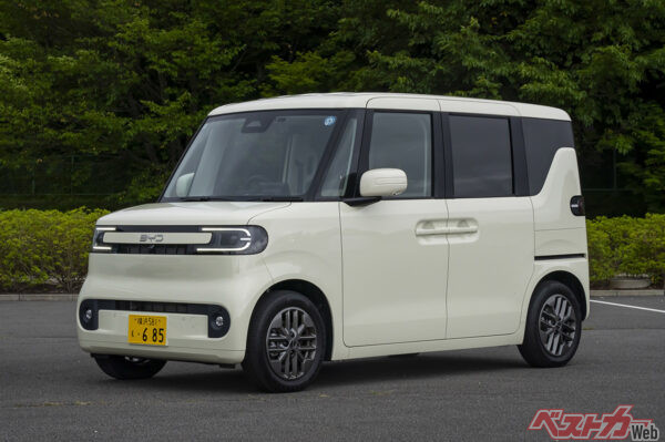 短いボンネットと立ち気味のピラーを組み合わせたワンモーションフォルムを採用