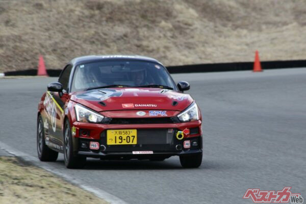コペンGR SPORTラリーチャレンジ参戦車両での本気走りに学生たちは「楽しすぎる!」と興奮気味だった