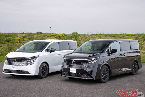 助手席と2列目の3人が同時に足を伸ばせる!!　新型エルグランドのトリプルオットマンが贅沢すぎる
