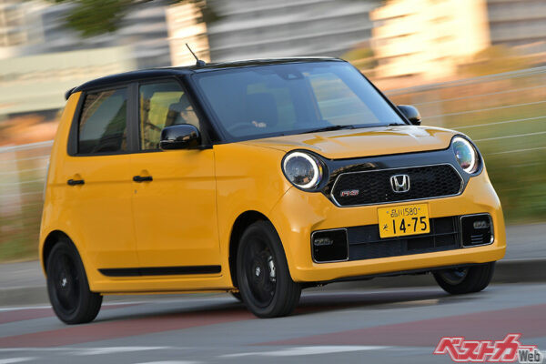 N-ONE RSのコクピット。シフトノブはS2000ベースの専用デザインというこだわりはホンダならでは