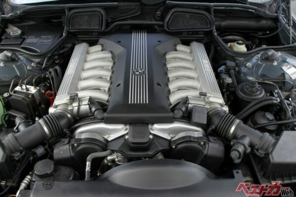 750iに搭載された自慢のV12エンジン。のちに中谷氏が参戦するル・マン24時間でこのエンジンの精華を味わう