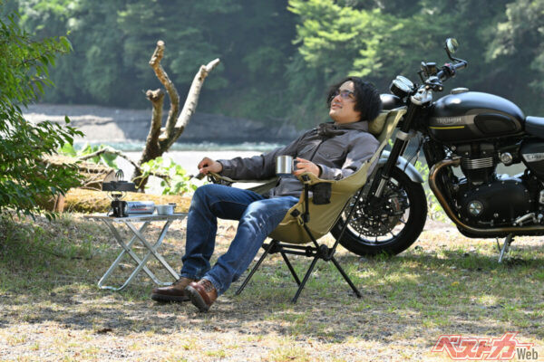 クルマはもちろんバイクに積めるハイバックチェアがアウトドアを変える！
