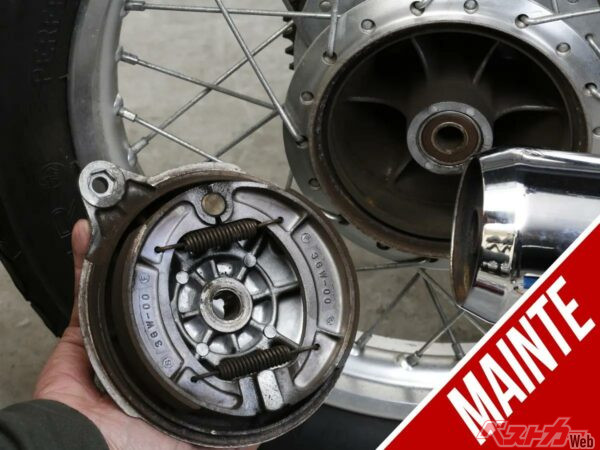 ペダルの遊びが増えたら要注意！　ヤマハSR400のドラムブレーキ摩耗の見分け方とは？