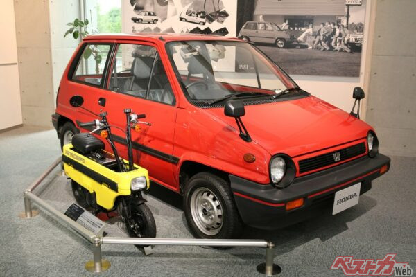1981年登場初代シティ。1983年にはスーパーワンのオマージュ元であるシティターボIIへ。シティターボIIには10秒間だけブースト圧を約10%アップさせる「スクランブル・ブースト」が付いていた