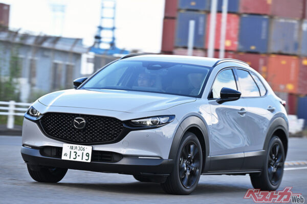 MAZDA3譲りの優れた操縦安定性を持ちつつSUVらしいしっとりとした乗り心地と高い静粛性を両立