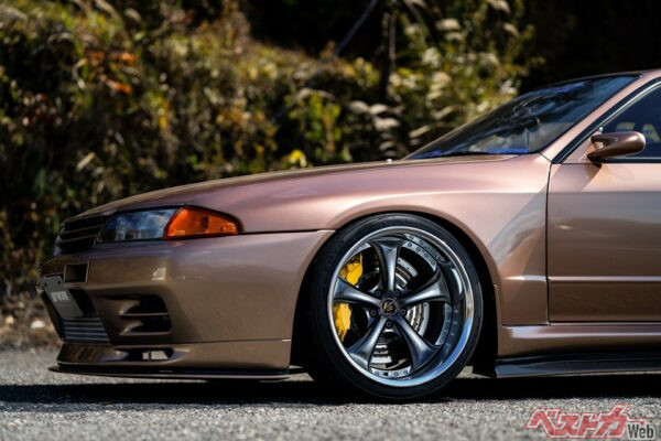 R32だからこそカスタムしたい!! と思う人は少なくない。そうしたオーナーにとってもビッグキャリパーを回避してくれる「VS KF#」のデザインは安心だ