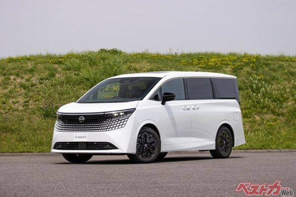 満を持してフルモデルチェンジで登場した4代目エルグランド。日産はこの新型で王座奪還を目座す