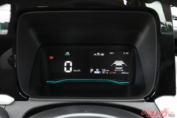 eスカイの運転席に備えられたディスプレイ
