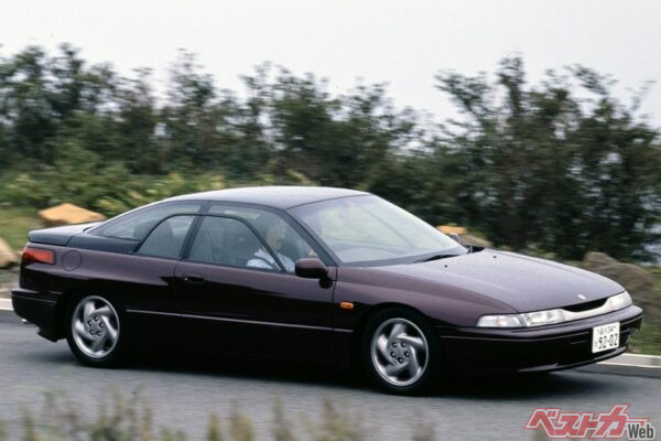 1991年に3.3L、水平対向6気筒エンジンという異色の形でデビューしたアルシオーネSVX。デザインは「イタルデザイン・ジウジアーロ」