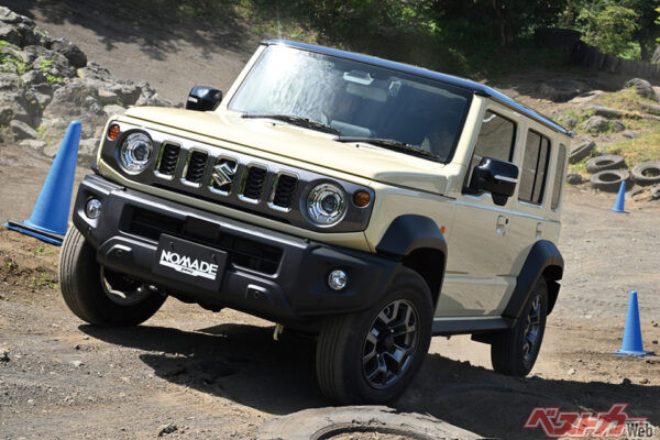 4WD性能第1位はスズキ ジムニーノマド。伝統のパートタイム4WDを継承。3ドア譲りの悪路走破性は5ドア化による重量増を微塵も感じさせない仕上がり