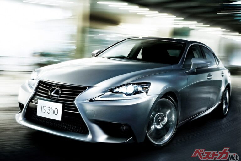 結局クルマは見栄なのか!?　隣人に「お高かったでしょー？」と言われる中古車5選