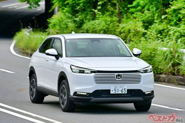 なんと日本国内では乗ってる人の方がレアなのではないかと思われるヴェゼルのガソリン4WDモデルが海外ではかなり需要があるとのこと