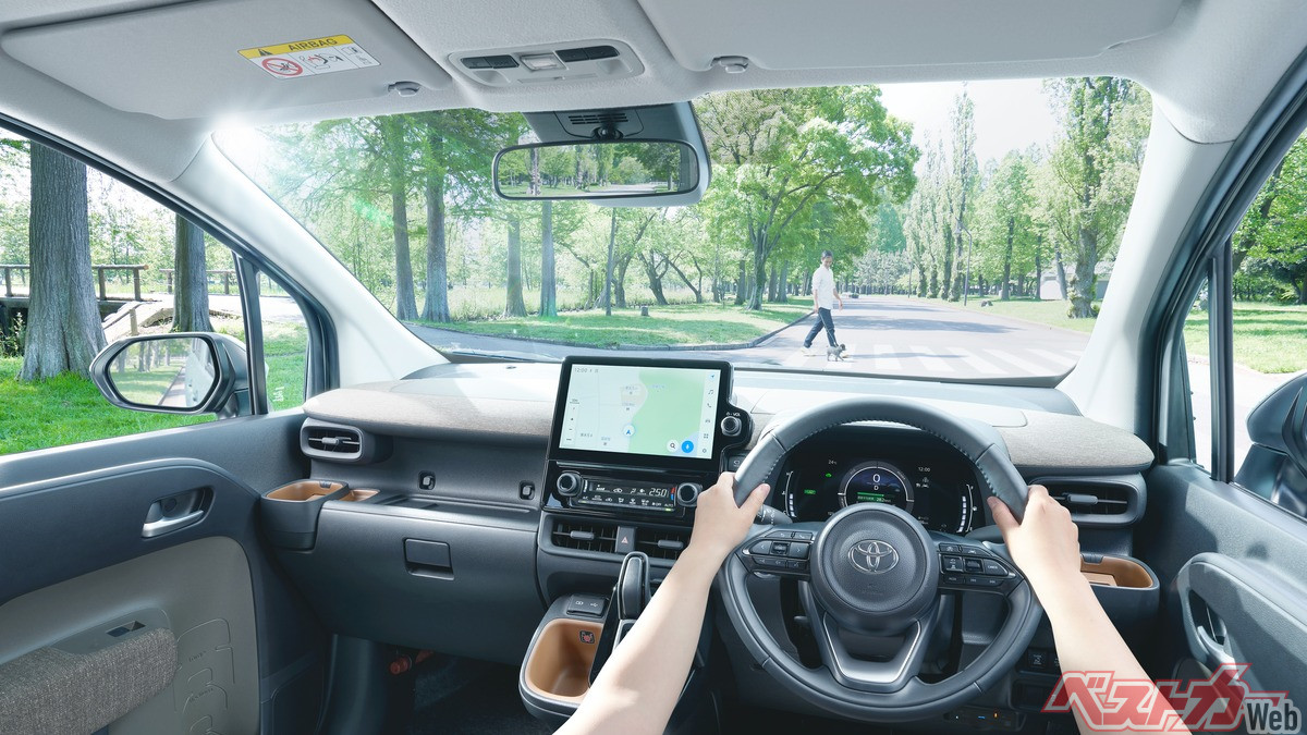 車体の揺れを素早く収束させることでピッチングやロールを抑え、車酔いや長距離運転時の疲労軽減にもつながる