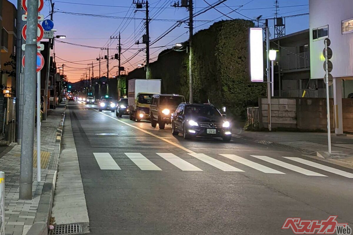 光が強くなり、明るくなったことで便利なった部分もあるが、近年はそれが逆効果をもたらしてしまうことも