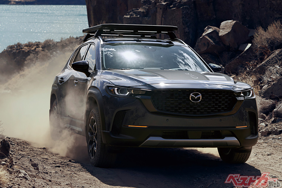 オフロードが似合うスタイルのマツダ CX-50