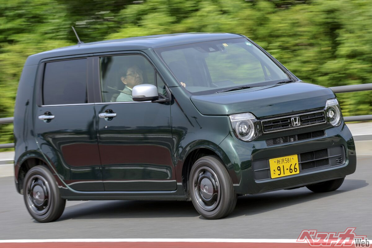 専用色のブリティッシュグリーン・パールが用意されたN-WGN特別仕様車STYLE+ BITTER