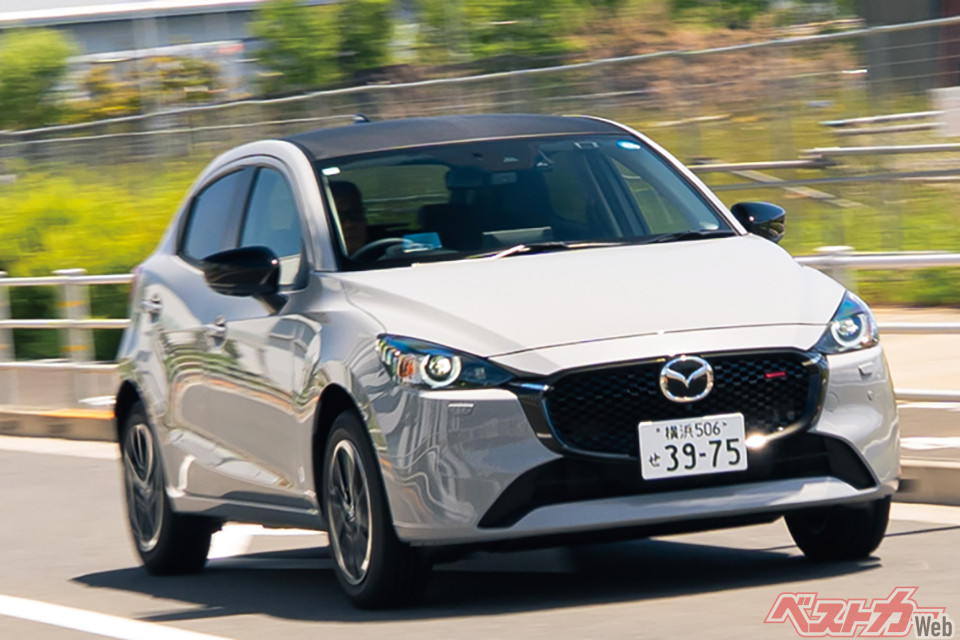 マツダ MAZDA2(2019~2026年)。初代から数えておよそ四半世紀に渡って展開されたデミオ/MAZDA2の歴史はここで一幕