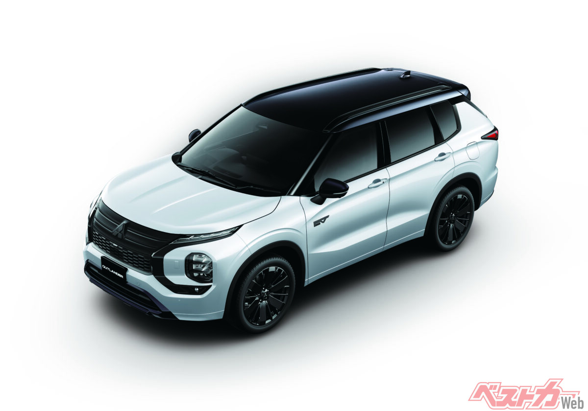 アウトランダーにはRAV4に設定がない3列目シートが設定されており、追加で人を乗せたいとなったときに重宝する。