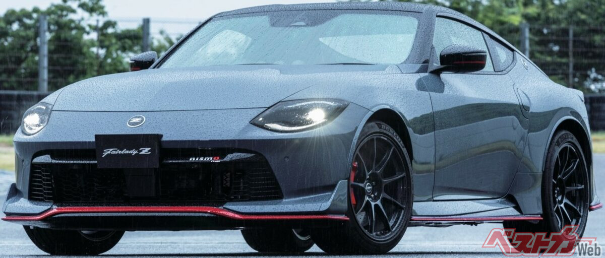 フェアレディZ NISMOは6速MT、9速ATともに975万2600円。特別塗装色代として別途4万9500円以上が加わる