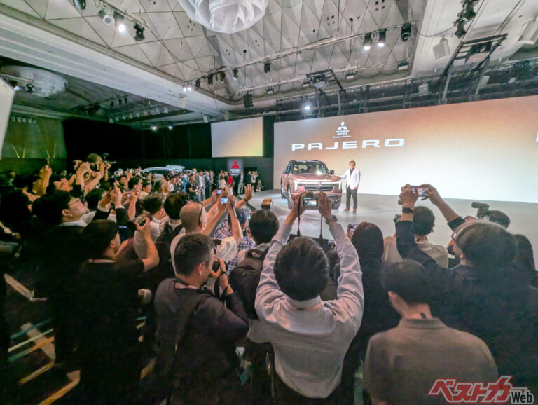 新型パジェロ本日初披露、10月29日正式発表、12月17日発売!! 今年度内グローバルで1万台生産＆販売と超強気!!!!