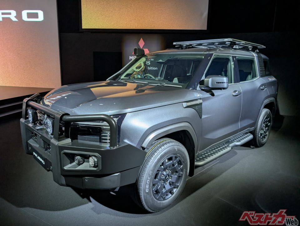 新型パジェロの発表会場に置かれたオーストラリア仕様の新型パジェロ用品装着車。かっこいい！　これぜひ日本で売ってください!!