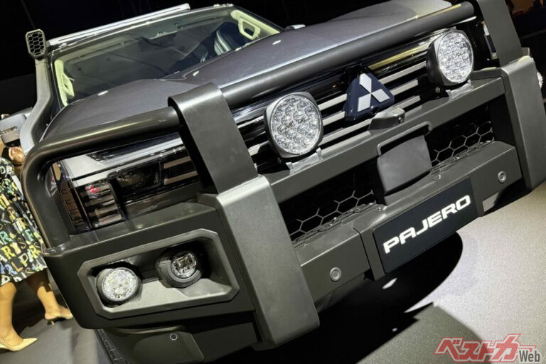 めちゃゴッツいええ感じ！　アイアンバンパー＆シュノーケル仕様の新型パジェロに惚れた！