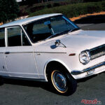 カローラ誕生から60年!! 当時は東名高速すらなかった!? 1966年の日本と「国民車」が歩んだ時代