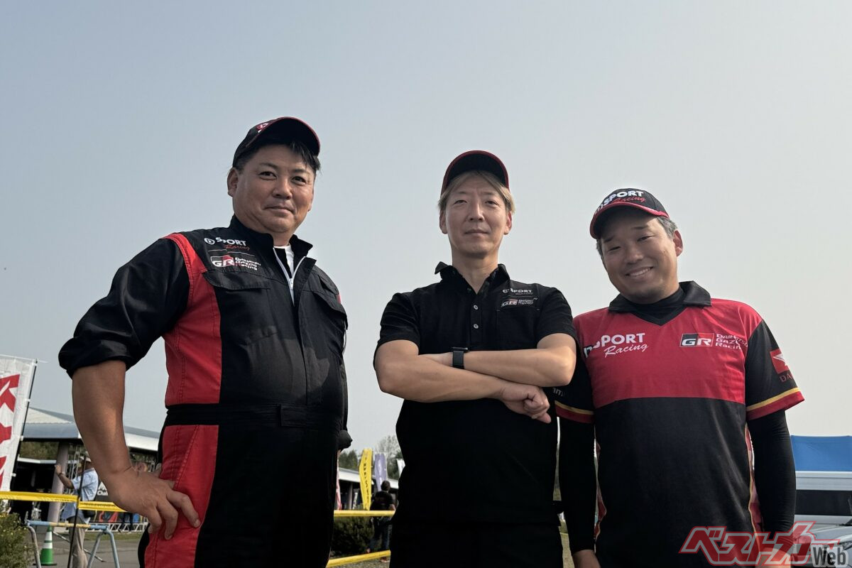 中央がモータースポーツ活動の中心となる小池チームリーダー、左は小倉メカニックリーダー、右は車両開発を担当するTTSリーダーの畠山さん。この3人がモータースポーツ活動を率いていく