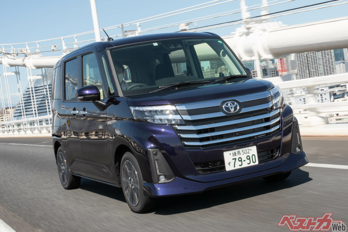 国内販売ランキングで上位にランクインするほどの人気車種となっているルーミー。