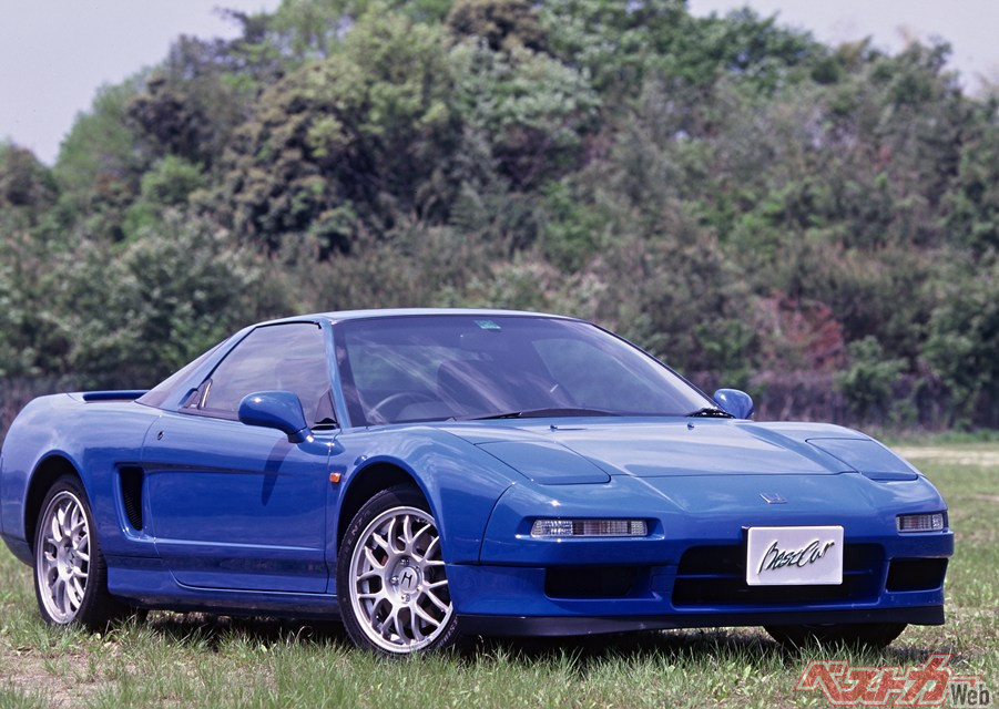 特に最近はネオクラ車の人気もあって90年代のクルマは高騰化