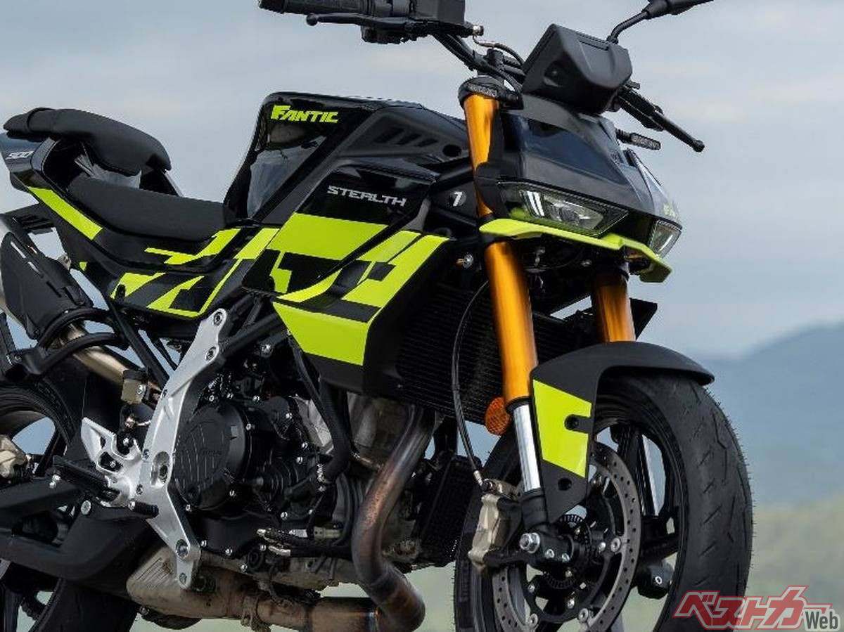 「STEALTH 500」126万5000円で9月発売　500㏄ながらも車重はわずか147㎏！FANTICのストリートファイター日本上陸