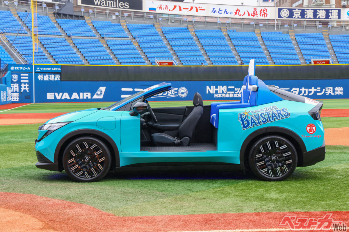 ボディカラーはチームカラー「YOKOHAMA BLUE」と美しく調和する、リーフのコミュニケーションカラーの「ルミナスターコイズ」を採用