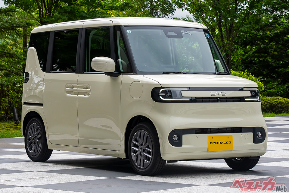 ついに登場したBYD ラッコ。3つのグレードを用意しており、ベースグレードで214万5000円。補助金を利用すれば200万円を割り込む計算となる