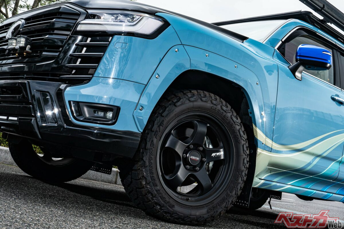 ガチオフロード仕様のランクル300にもバチッとハマる！　ワーク「マイスターS1 1ピースSUV」が放つ無骨な機能美と本格タフネスの真価