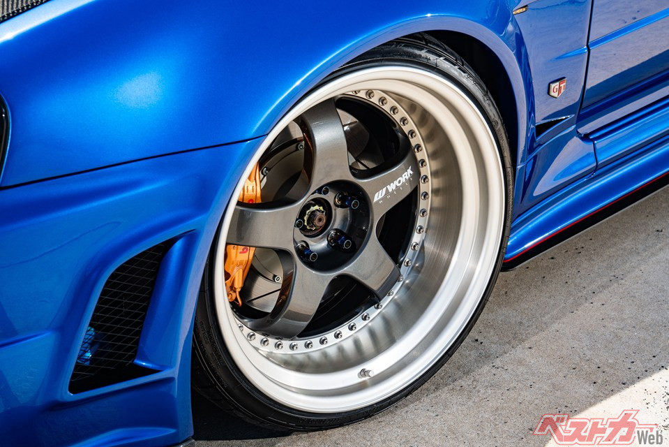 R34 GT-Rのワイドボディに極太深リムが激ハマり！　ワーク「マイスター S1 3ピース」が放つレーシングスピリットと不朽の美学