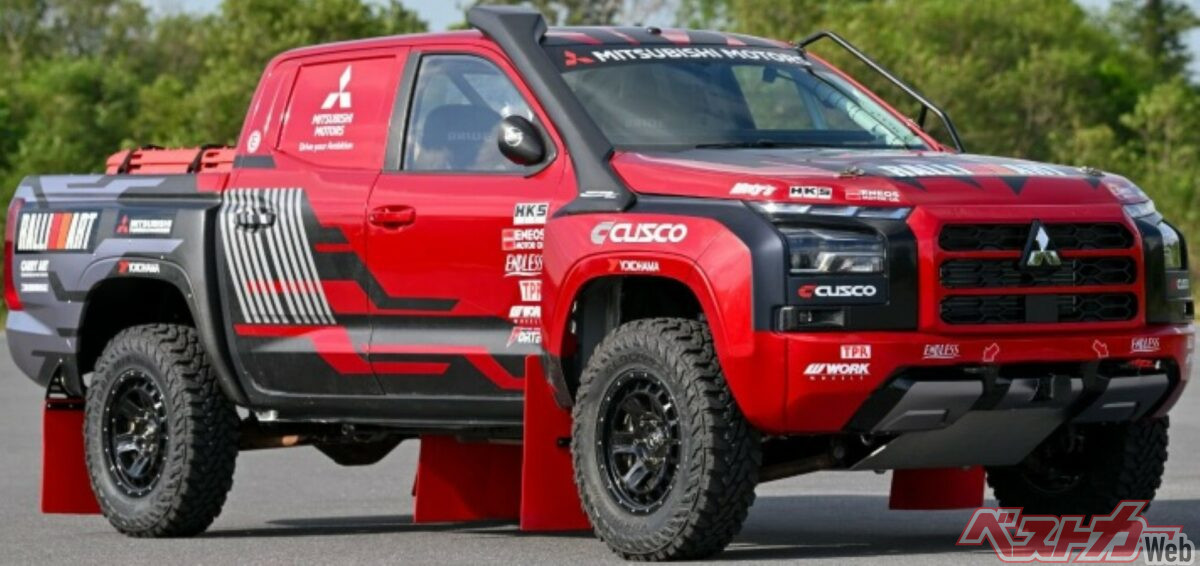 AXCR参戦車のトライトンは、リアサスペンションを4リンク式＋コイルスプリングへ変更。荒れた路面での衝撃吸収性と路面追従性を高めている