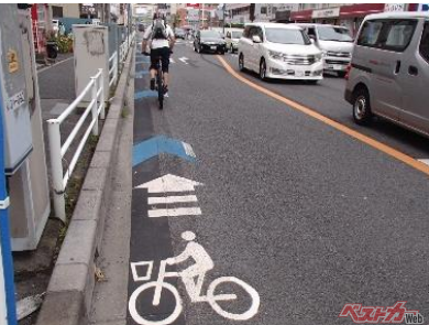 自転車を追い越したら違反！　黄色いセンターライン問題で警視庁が異例の対応！　都内の約半数を白線へ