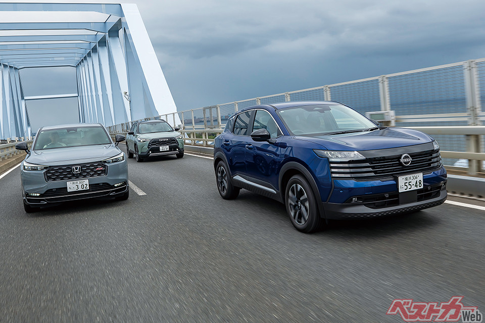 上質な乗り味を持つ最近のコンパクトSUV。実際にステアリングを握ると改めて驚かされる