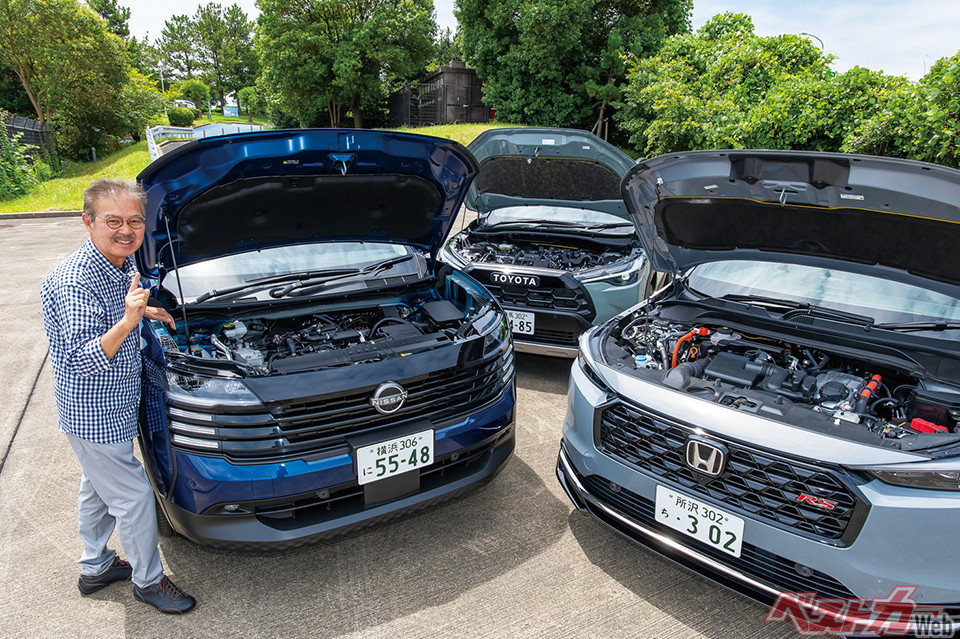 1.4Lエンジンを搭載するe-POWERのキックス。ヴェゼルは1.5Lのe:HEV、カロクロは1.8LのTHSを採用。全車HEVだ