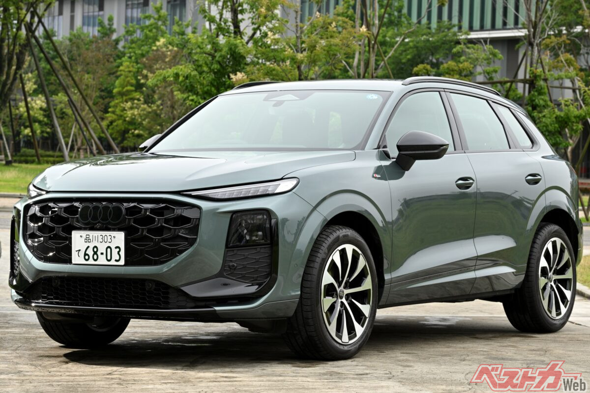新型アウディ Q3。ヘッドライトのデジタルライトシグネチャーは4つの点灯パターンを選択できる