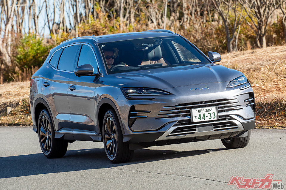 2025年12月に発売されたBYD シーライオン6 DMi。BEVのイメージが強いBYDだが、選択肢を増やす戦略をとってきた