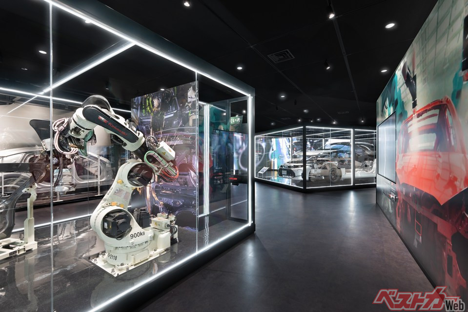 トヨタの展示館である「トヨタ会館」では2026年6月に新展示エリアとして『トヨタのクルマづくり』が新設され、そこでは生産・溶接ロボットなどを見ることができる