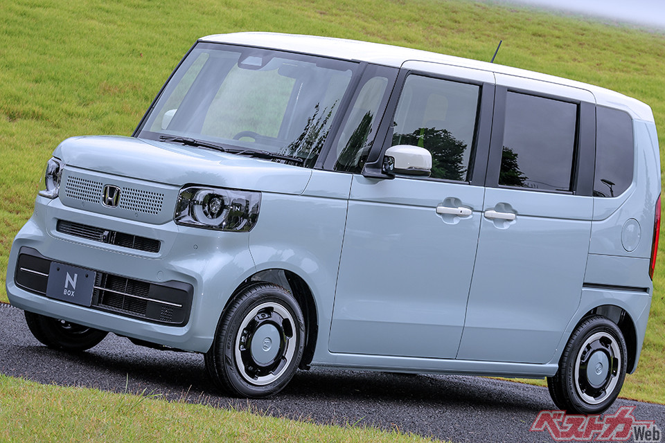 約270万円の「高級軽」に足りない装備!? ホンダ「N-BOX」は快適性抜群も意外な落とし穴！
