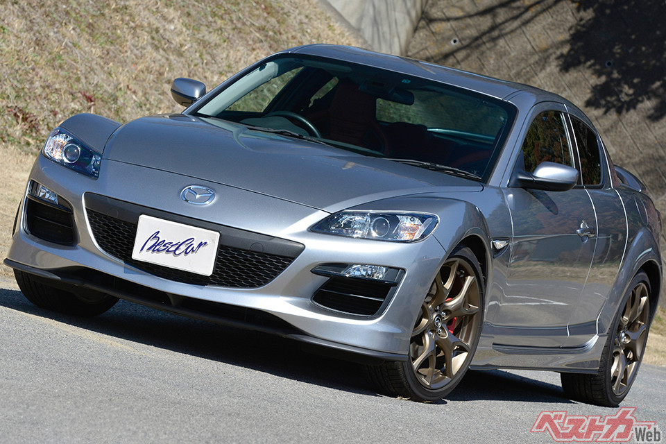 「50万円以下」でロータリースポーツが買える!? マツダ「RX-8」は今が狙い目！ 中古車選びで注意すべき落とし穴とは